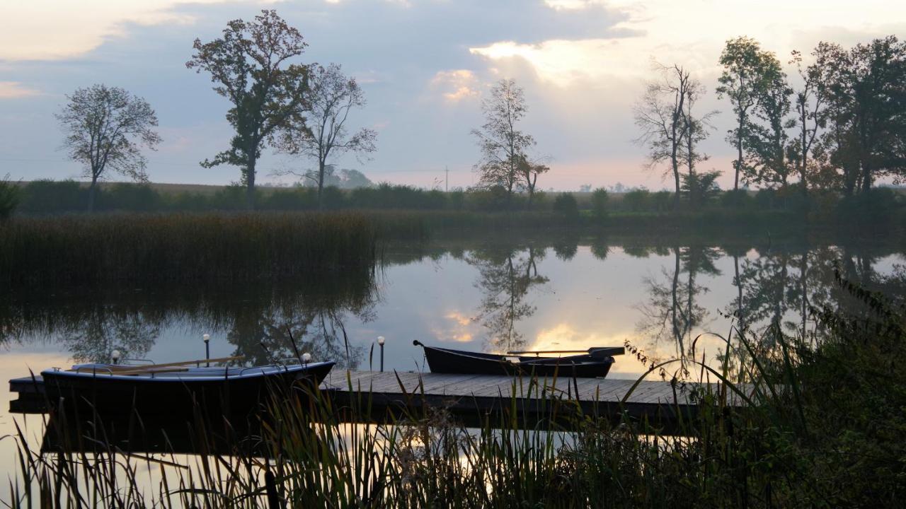 Palac Komierowo Sępólno Krajeńskie Exterior foto