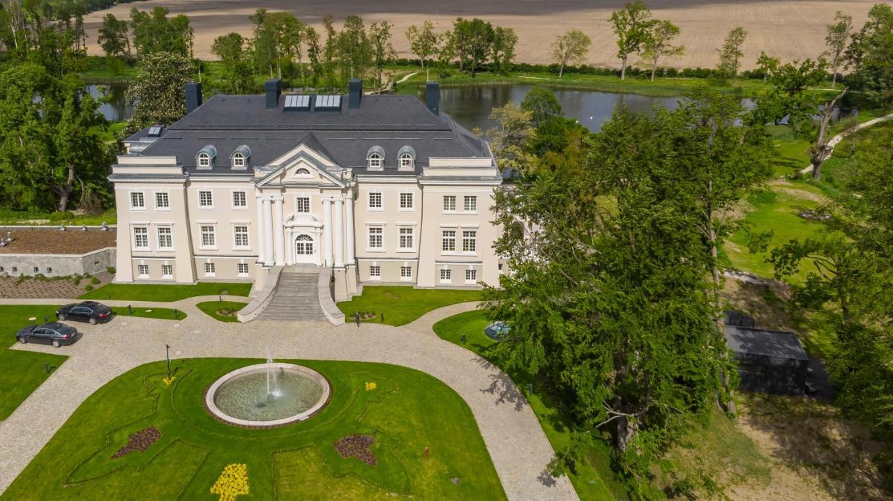 Palac Komierowo Sępólno Krajeńskie Exterior foto